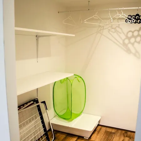 Sunny Aircon In The Centre Of Apartment