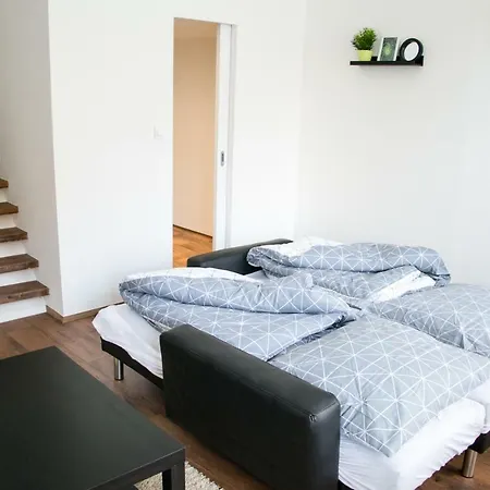 Apartment Sunny Aircon In The Centre Of Slaný