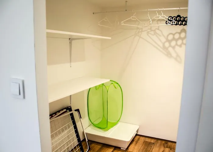 Sunny Aircon In The Centre Of Apartment