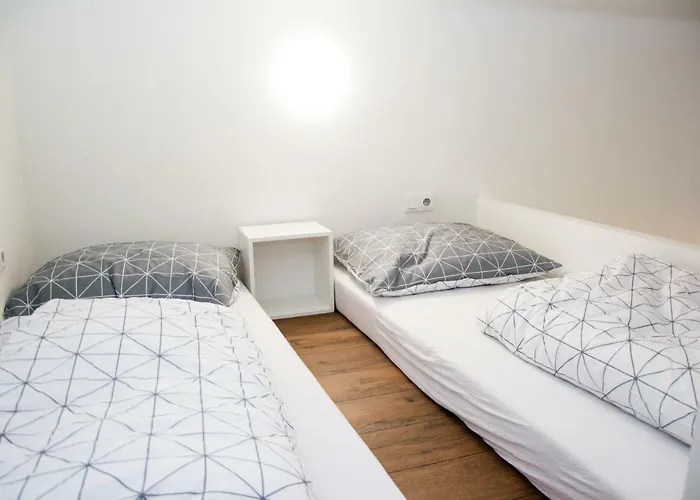 Sunny Aircon In The Centre Of * Slany