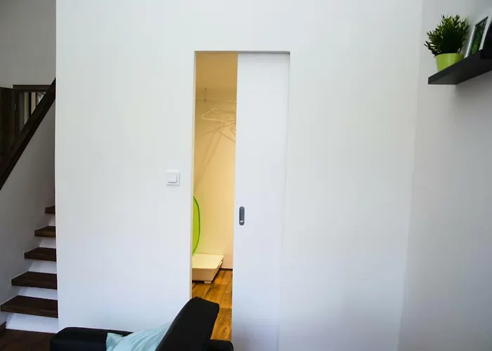 Sunny Aircon In The Centre Of Apartment *