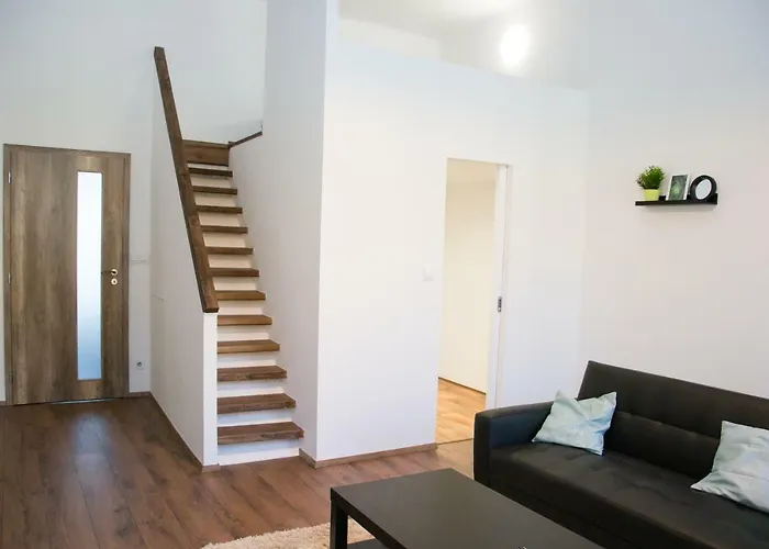 Sunny Aircon In The Centre Of