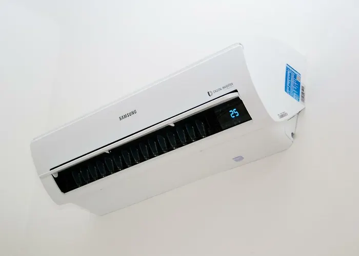 Sunny Aircon In The Centre Of